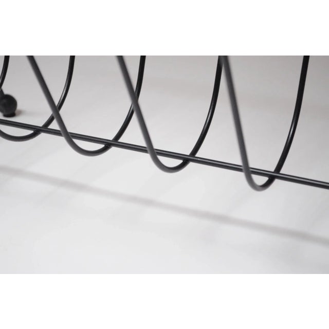 Mid-Century American Modern Black Metal Wire Magazine Rack For Sale In New York - Image 6 of 12
