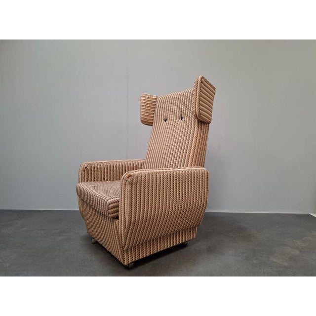 Mid-Century Modern Wingback Lounge Armchair on Castors in Upholstery, 1960 For Sale - Image 6 of 18