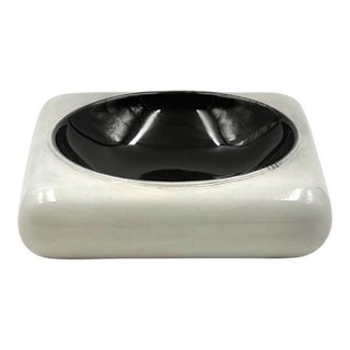 Space Age Black and White Ceramic Ashtray / Vide Poche, Italy 1970s For Sale