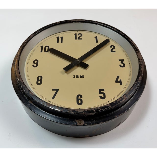 Industrial Black Factory Wall Clock from IBM, 1950s For Sale - Image 6 of 18