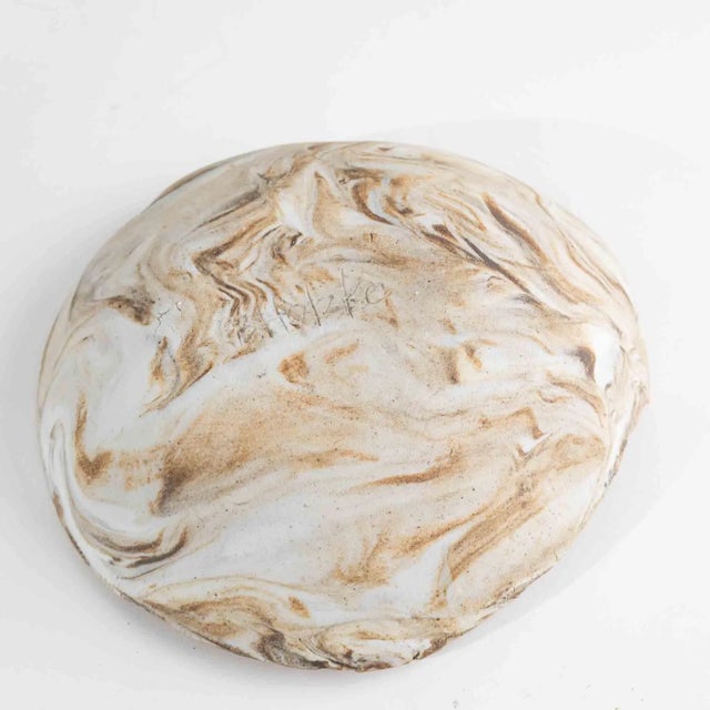 Vintage Tan and Off White Marbled Studio Pottery Bowl For Sale - Image 11 of 12