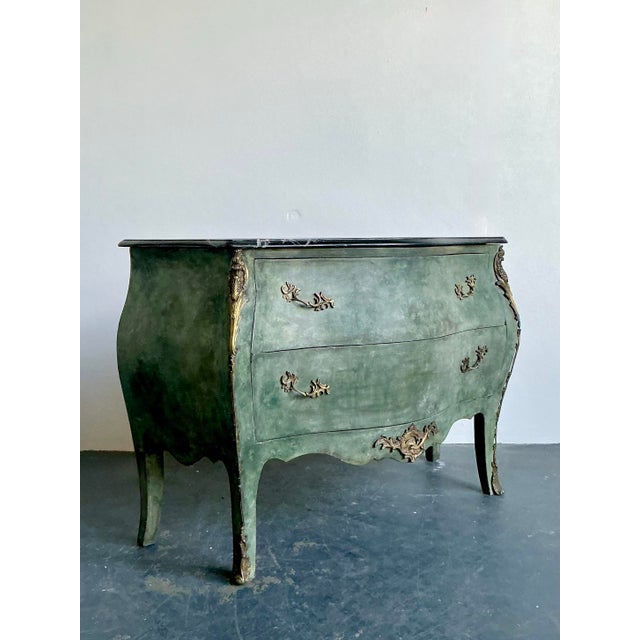 Vintage Regency Gilt Tipped Bombe Chest For Sale - Image 4 of 12