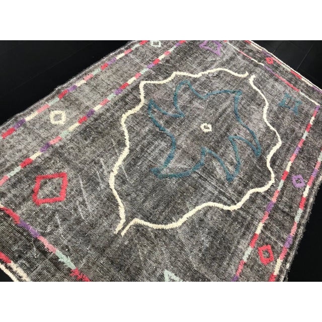 1960s Vintage Turkish Handmade Gray Area Rug For Sale In Phoenix - Image 6 of 11