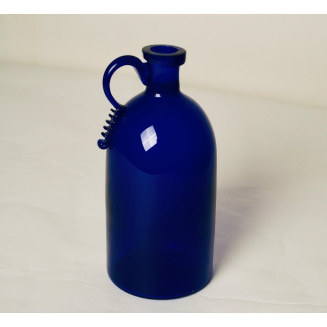 Blue Bottle with Profiled & Polished Edge Attributed to Vittorio Zecchin for A.VE.M, 1940s For Sale - Image 4 of 9