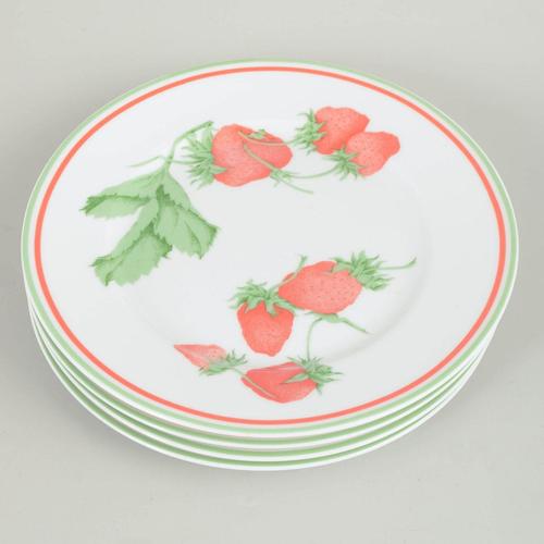 Bill Goldsmith for Limoges, Fraise, set of 4 lunch plates. Set of four porcelain lunch plates decorated with strawberries...