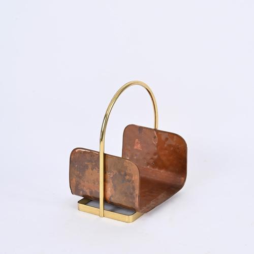 Metal Midcentury Italian Magazine Rack in Hammered Copper and Brass, 1970s For Sale - Image 7 of 17