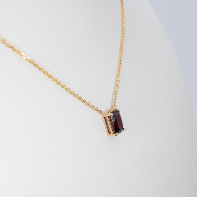 2020s 1.6Ct Red Spinel Solitaire Pendant Necklace With Chain in Solid 14k Gold, 8x6mm For Sale - Image 5 of 8