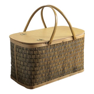 1960s Mid-Century Modern Raffia Picnic Basket For Sale