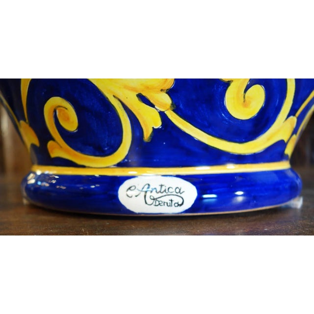 2010s Contemporary Antique Italian Reproduction Deruta Hand Painted Majolica Orci Vase For Sale - Image 5 of 9