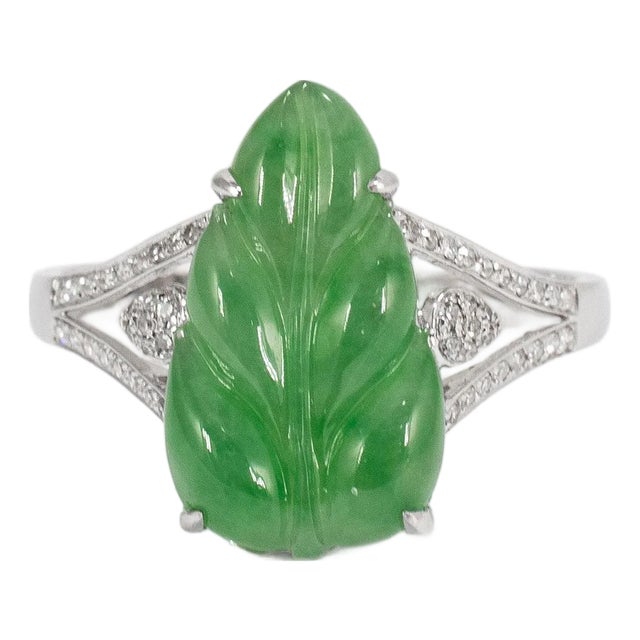 18k White Gold 2.70ct Delicate Green Icy Jadeite Jade Diamond Cocktail Ring, Size 7 For Sale