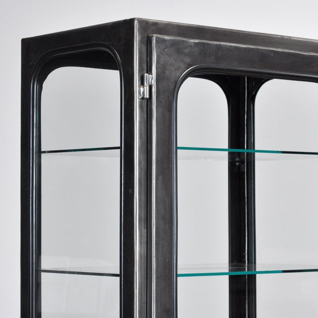1970s Vintage Medical Display Cabinet, 1970s For Sale - Image 5 of 10