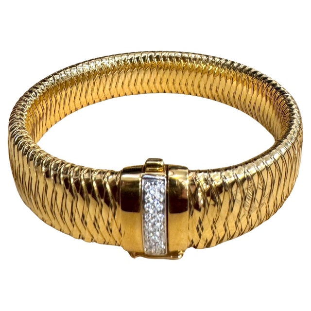 Roberto Coin Diamond Bangle Woven Bracelet 18 Karat Yellow Gold Estate, Medium For Sale - Image 15 of 18