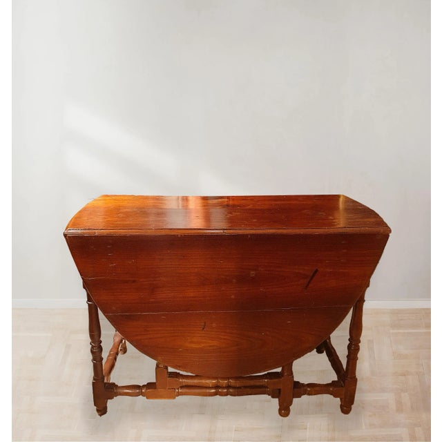 Traditional Late 17th Century Dining Table in Solid Elm with Spool Legs For Sale - Image 3 of 10