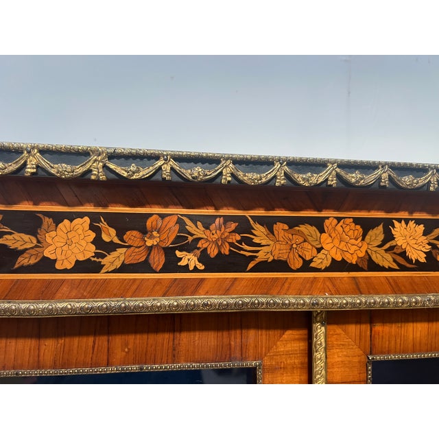 19th Century Napoleon III Display Cabinet in Veneer and Marquetry For Sale - Image 17 of 18