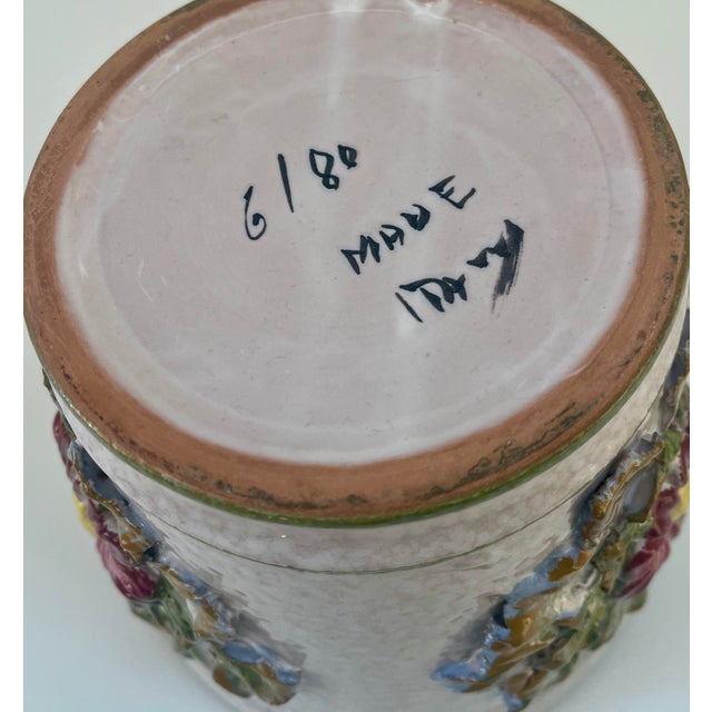 Italian 1970s Large Vintage Palm Beach Style Majolica Italian Hand-Painted Floral Planter For Sale - Image 3 of 7