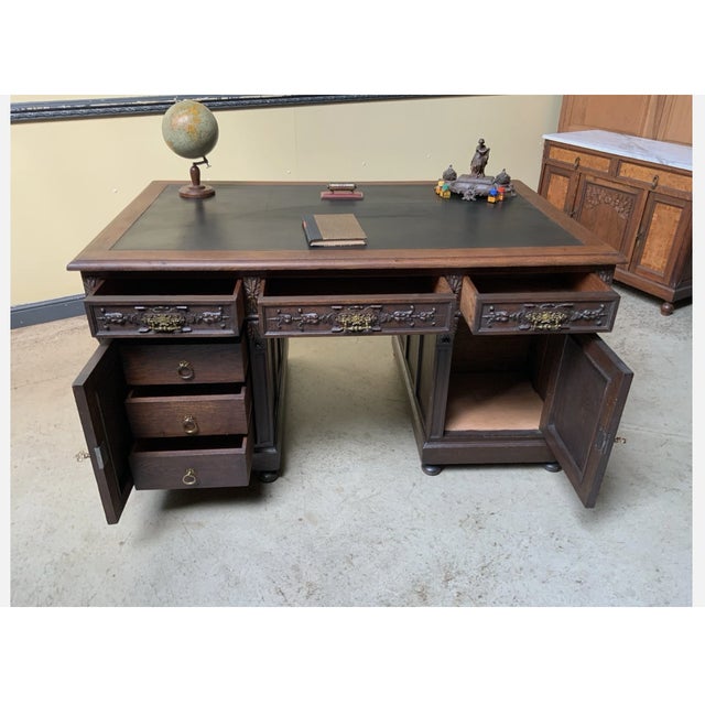 Antique Neo-Renaissance Desk in Oak, 1880 For Sale - Image 4 of 18