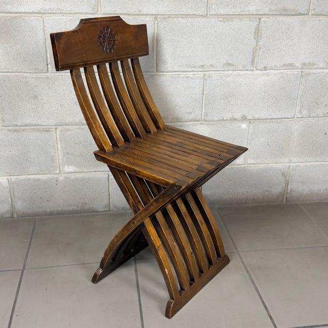 Antique Italian Folding Chairs in Carved Wood, 20th Century, Set of 2 For Sale - Image 4 of 11