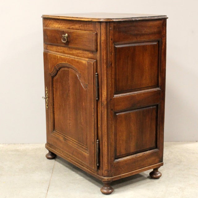 Antique Louis XV Buffet in Walnut, 1700s For Sale - Image 3 of 16