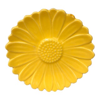 Small French Majolica Daisy Plate Vallauris, Circa 1950 For Sale