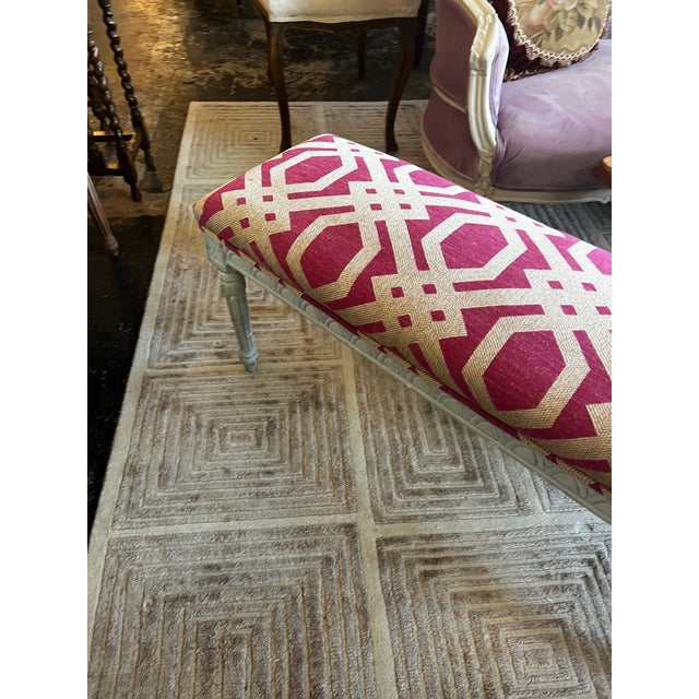 1970s White Wooden Bench With Pink Patterned Cushion For Sale - Image 4 of 4