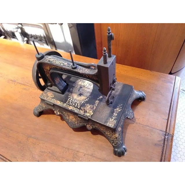 Model Nuova Originale Margherita Sewing Machine For Sale - Image 10 of 15