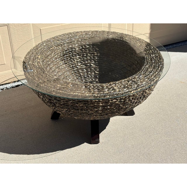 1980s Mid-Century Style Round Woven Banana Leaf and Rattan Basket Coffee Table With Glass Top For Sale - Image 4 of 5