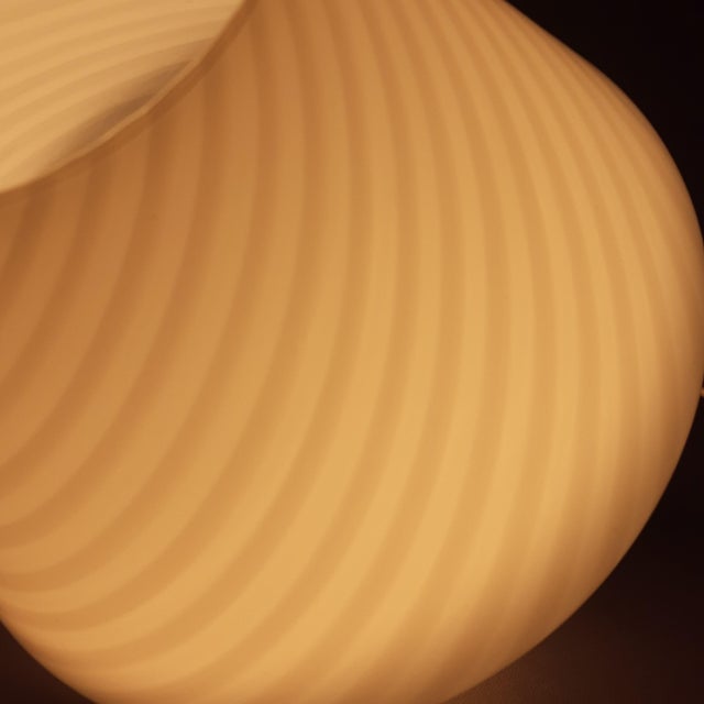 Modern Spiral Mushroom Table Lamp in White Murano Glass, 1970s For Sale - Image 10 of 14