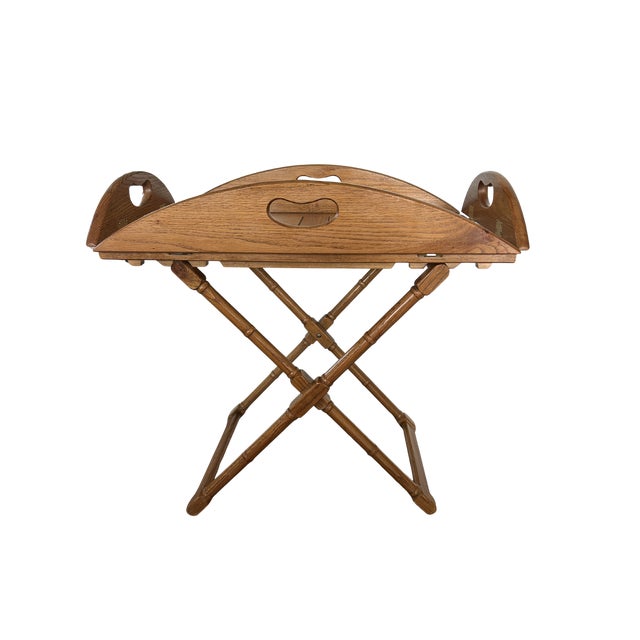 Baker Furniture Company Vintage English Campaign-Style Butler’s Tray Table – Folding Faux Bamboo Base, Adjustable Height, Removable Serving Tray in Oak For Sale - Image 4 of 10