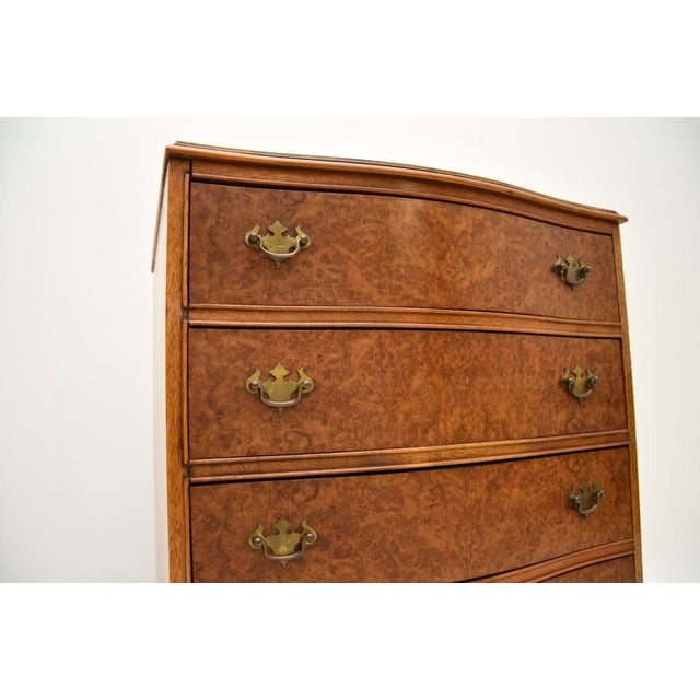 Brown Burr Walnut Serpentine Chest of Drawers, 1930s For Sale - Image 8 of 10