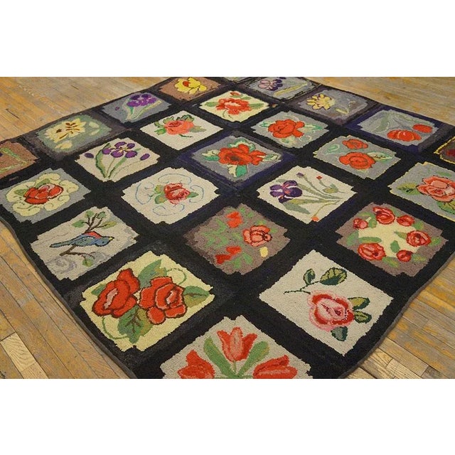 Early 20th Century American Hooked Rug ( 7' 10'' x 7' 10'' - 238 x 238 cm ) Antique American Hooked Usa Allover Floral...