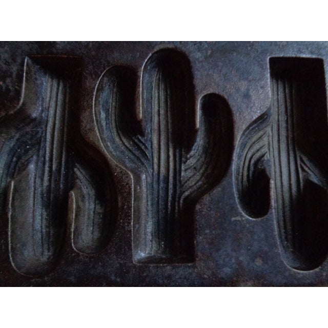 Vintage Lodge Cast Iron Southwest Cactus Design Cornbread Pan Chairish