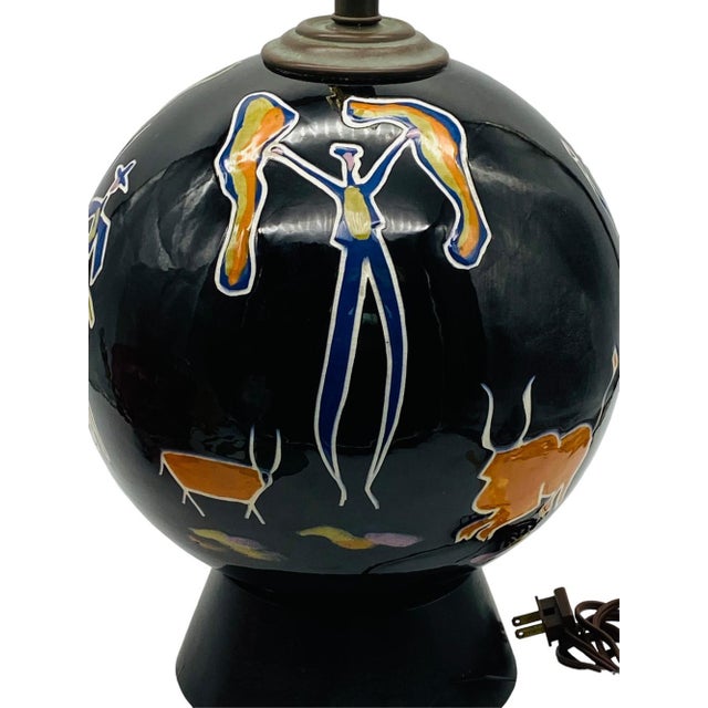 Mid-Century Modern Mid 20th Century Black Figurative Ceramic and Wood Globe Table Lamp by Tye of California For Sale - Image 3 of 6