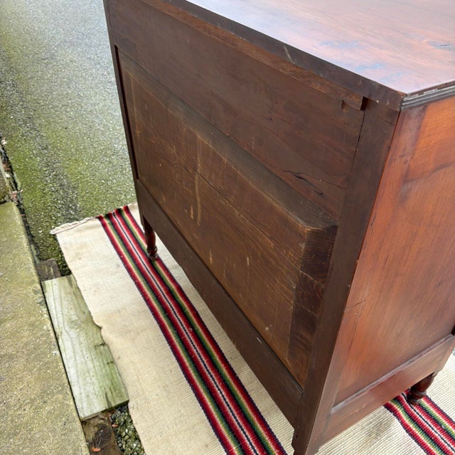 1820s Pennsylvania Figured Cherry Bowfront Chest of Drawers - Lancaster / Philadelphia For Sale - Image 14 of 18