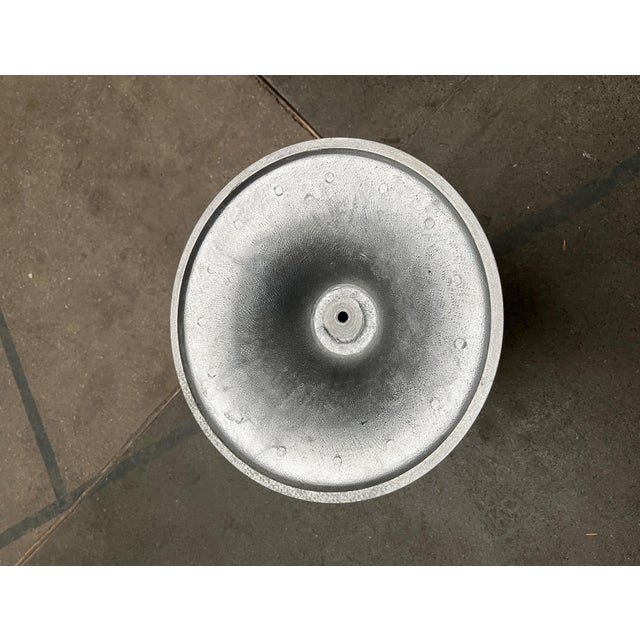 Gray Mid-Century Modern Space Age Tulip Table or Stool Base in Metal For Sale - Image 8 of 17