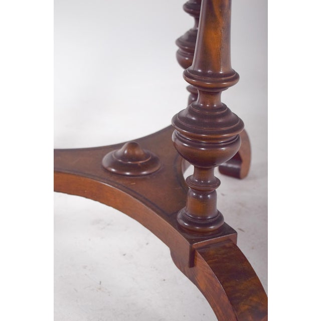 Brown English Round Tea Table in Walnut, 1920s For Sale - Image 8 of 9