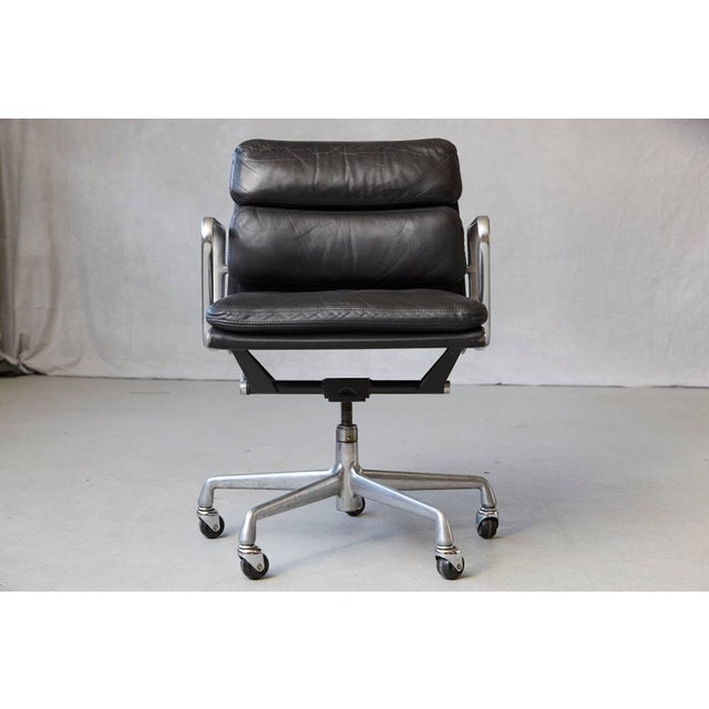 Eames Aluminum Group Black Leather Soft Pad Chair on Casters for Herman