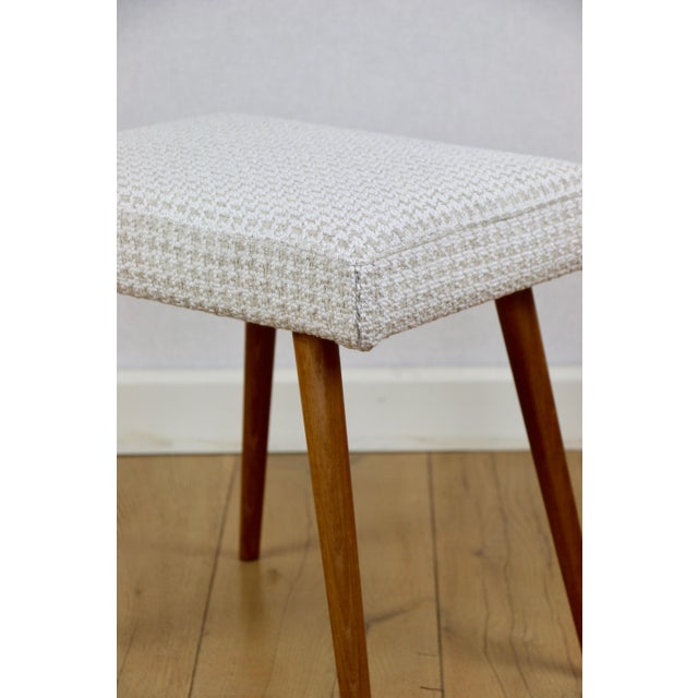 Mid-Century Modern High Stool in Cream Herringbone For Sale - Image 3 of 9