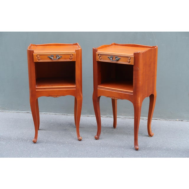 1970s Pair of French Louis XV Style Side Tables Nightstands For Sale - Image 5 of 14