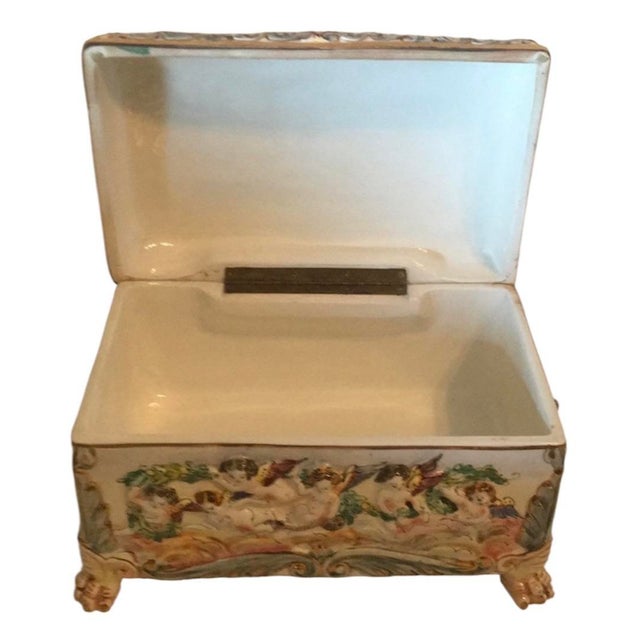 1940s Very Large Antique Capodimonte Hinged Jewelry Casket/Box With Raised Cherubs For Sale - Image 5 of 9