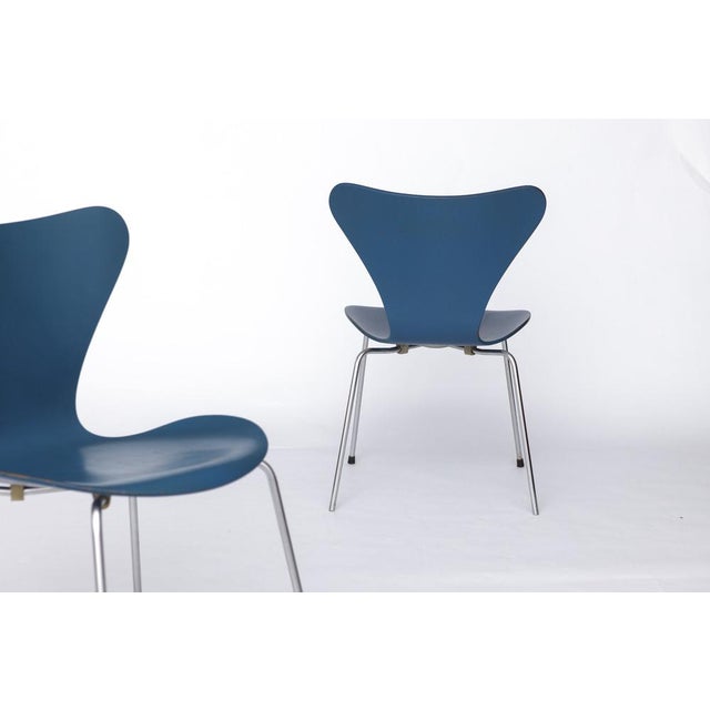 Series 7 Chairs by Arne Jacobsen for Fritz Hansen, 1950s Set of 2 For Sale - Image 3 of 12