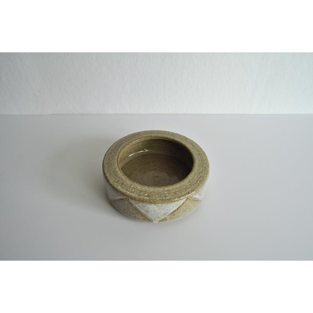 Danish White and Beige-Brown Ceramic Bowl from Palshus, Denmark, 1960s For Sale - Image 4 of 10