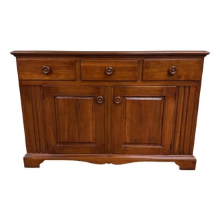 Vintage American Traditional or Country Style Mahogany Buffet Sideboard For Sale