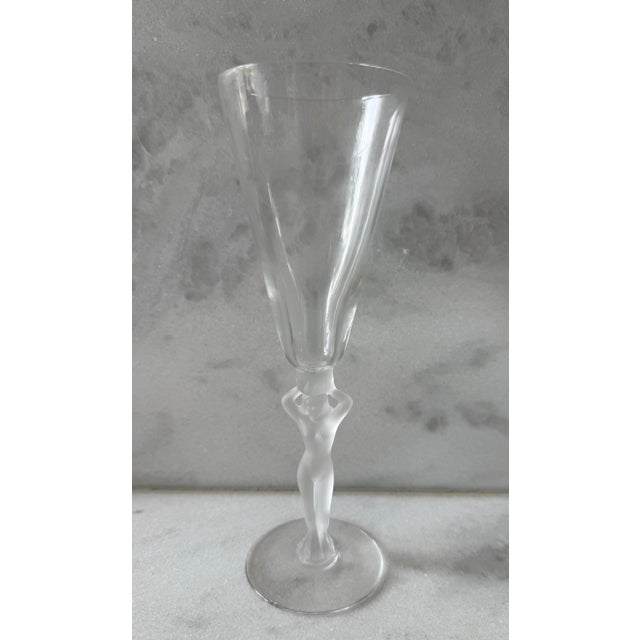 Mid 20th Century Set of 5 Vintage French Bayel Crystal "Venus" Champagne Flutes For Sale - Image 5 of 12