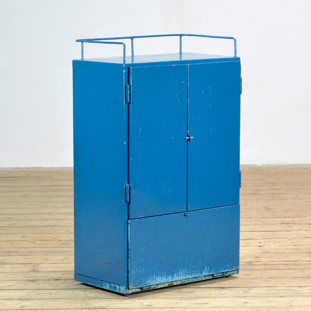 Industrial Industrial Four-Drawer Cabinet, 1970s For Sale - Image 3 of 13