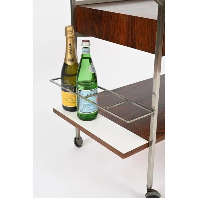 Italian Rosewood and Chrome Serving Bar Cart with Drawers by George Coslin, 1950s For Sale - Image 12 of 17