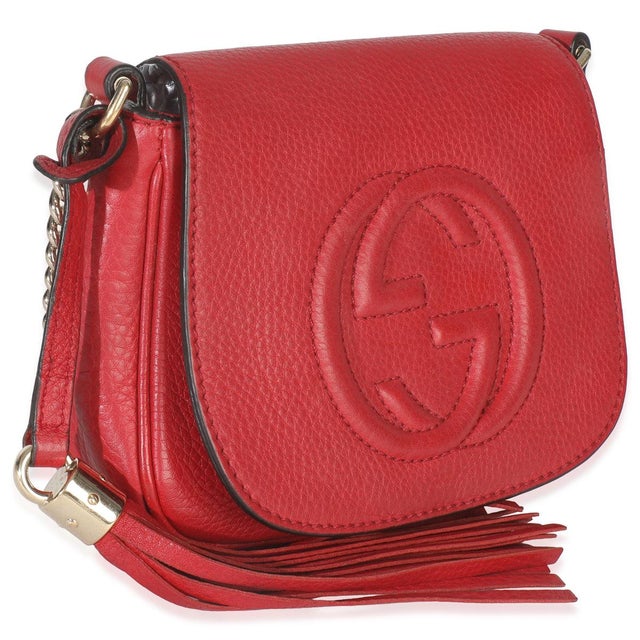 Contemporary Red Pebbled Calfskin Interlocking G Small Soho Flap Bag For Sale - Image 3 of 9
