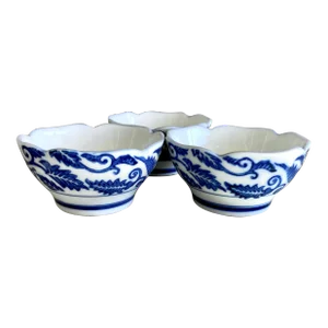 Circa 1960 Otaoiri Mercantile Co. Petite Scalloped Sometsuke -染付 (Blue & White) Bowls - Set of 3