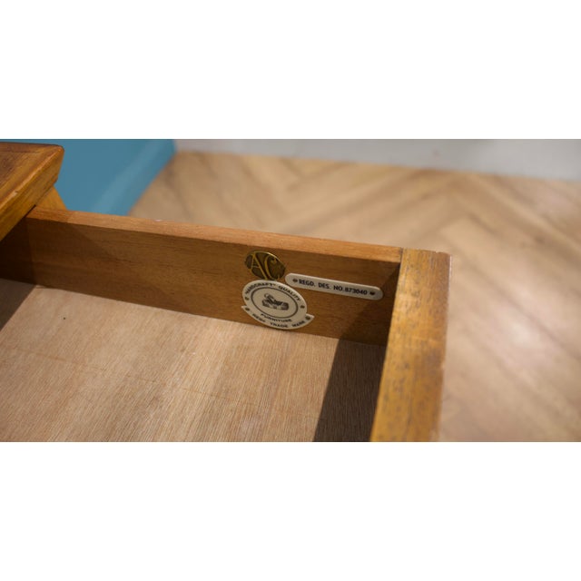 Dressing Table in Walnut by Alfred Cox for Heals, 1950s For Sale - Image 10 of 11
