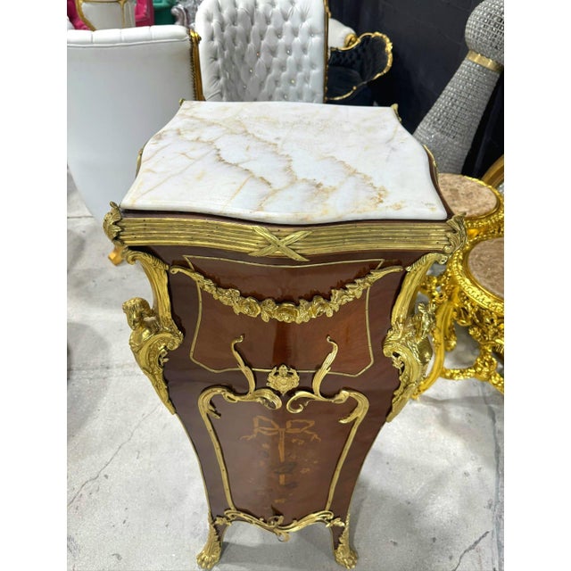 Rococo Style Pedestal Column With Elegant White Marble Top For Sale In Miami - Image 6 of 13