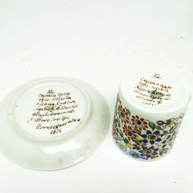 Hand-Painted Cups and Saucers from Karolina Factory, Poland, 1970s, Set of 8 For Sale - Image 6 of 16